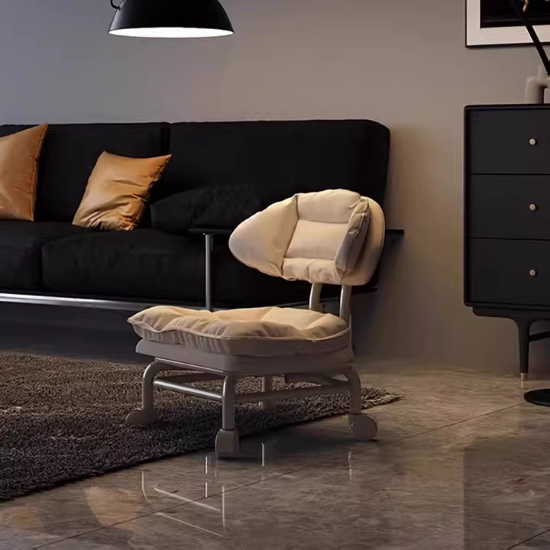 Picture of Universal wheel small stool, pulley low stool, household shoe-changing stool